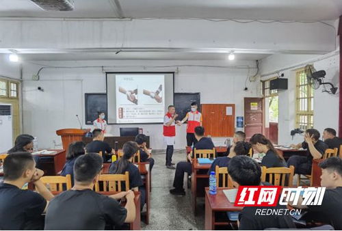邵阳市第二人民医院开展应急救护知识培训及健康义诊志愿服务活动